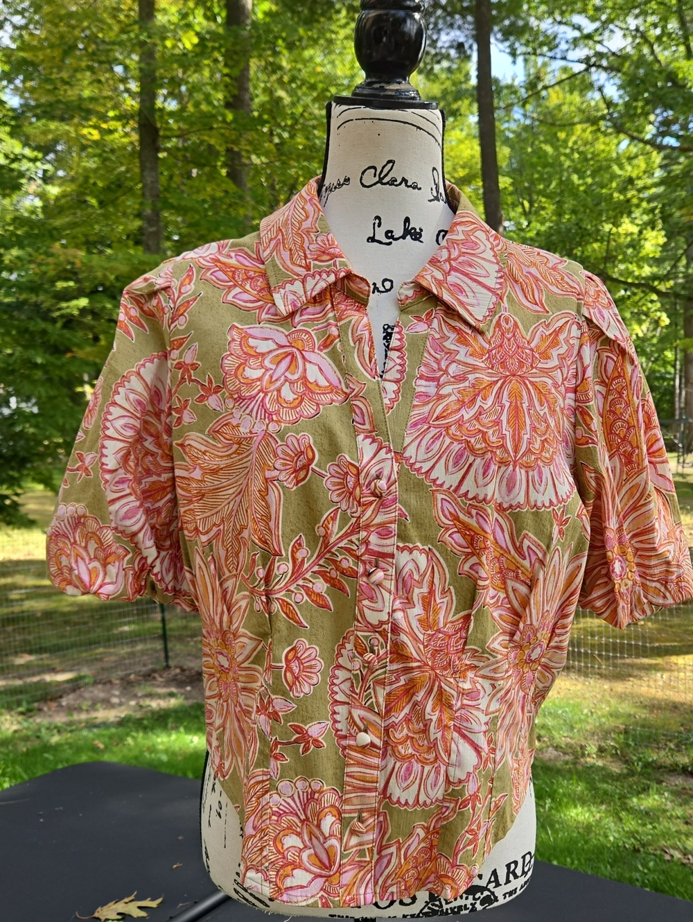 Floral Button-Front Crop Shirt - Olive & Pink